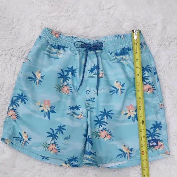 Quiksilver Men's Blue Tropical Print Shorts - Picture 12 of 17
